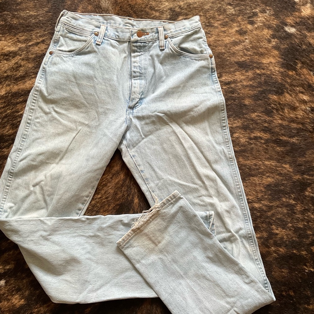 Vintage Light Wash Wrangler Jeans - Picture 2 of 4